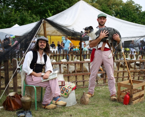 Spectacle La Famille Déprés et les oies savantes, les artistes et Max, chien de berger